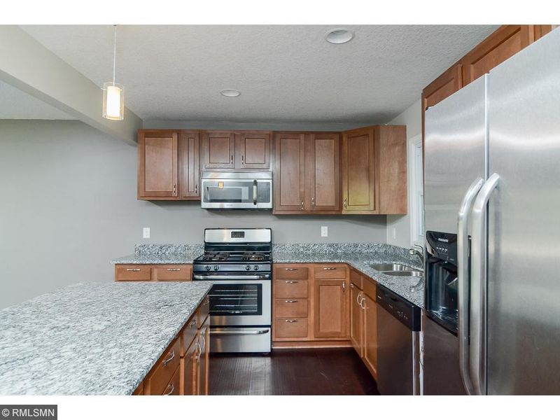 820 38th Ave, Anoka, MN 55303