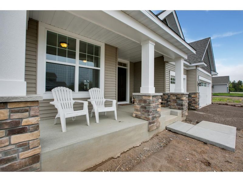11103 4th St N, Lake Elmo, MN 55042
