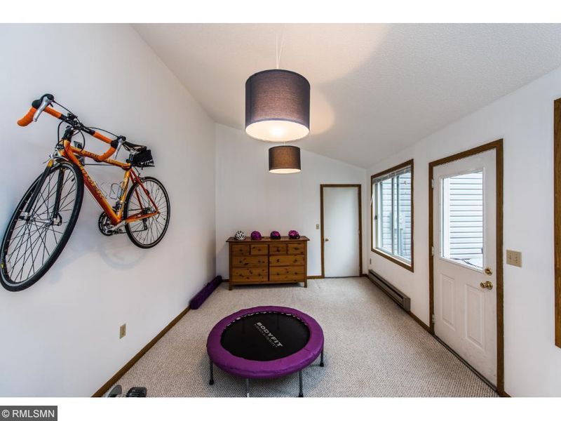 7706 157th St W, Apple Valley, MN 55124
