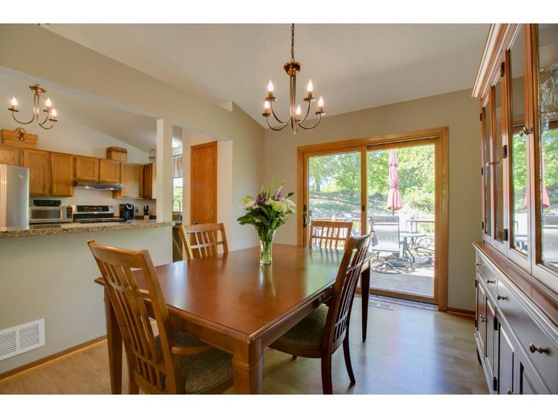 5865 126th St W, Apple Valley, MN 55124
