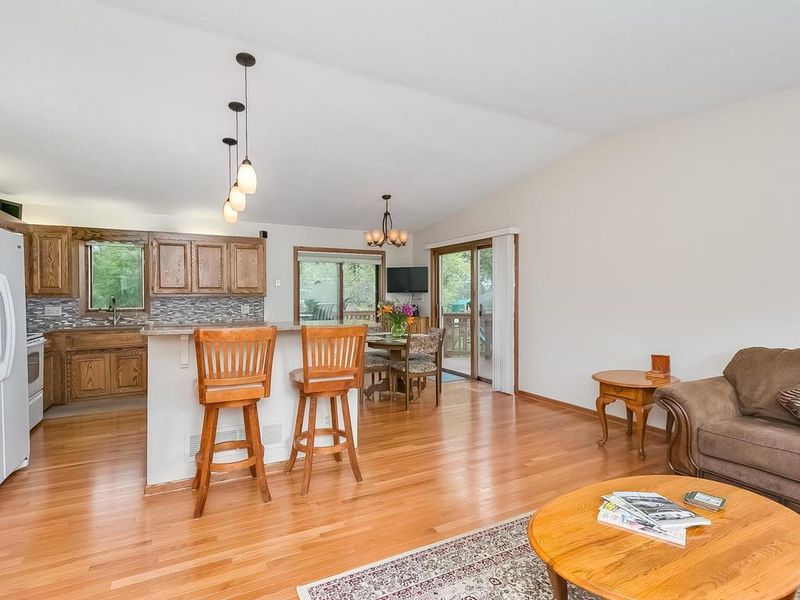 5550 Schutta Rd, Shoreview, MN 55126
