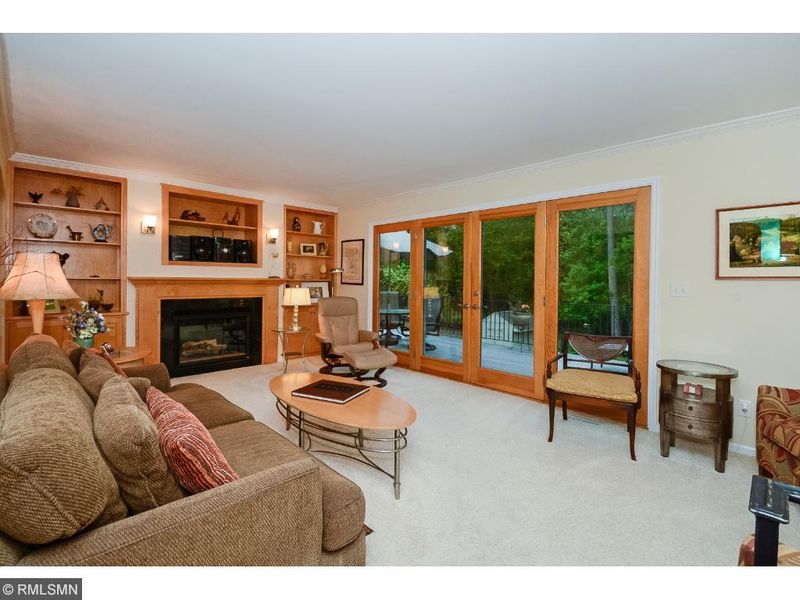 1016 Parker Ave, Roseville, MN 55113