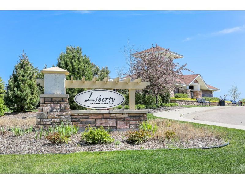 1945 Commonwealth Blvd #6, Chanhassen, MN 55317