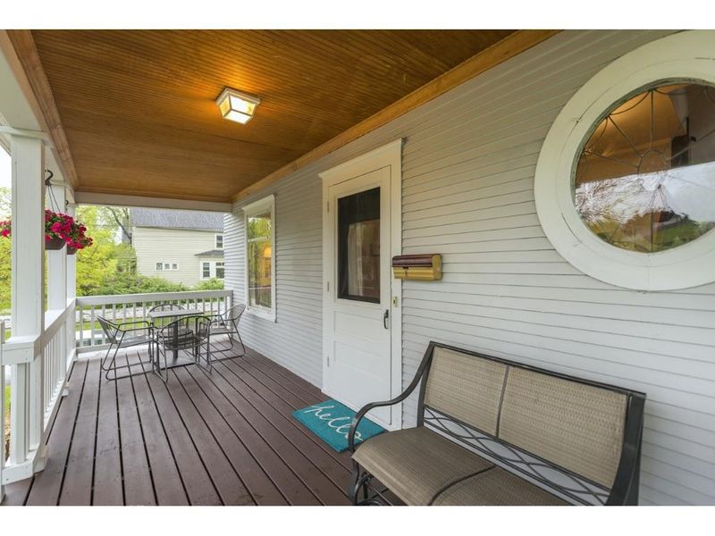 1282 Charles Ave, Saint Paul, MN 55104