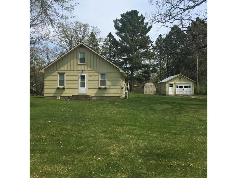430 NE 2nd Ave, Cohasset, MN 55721