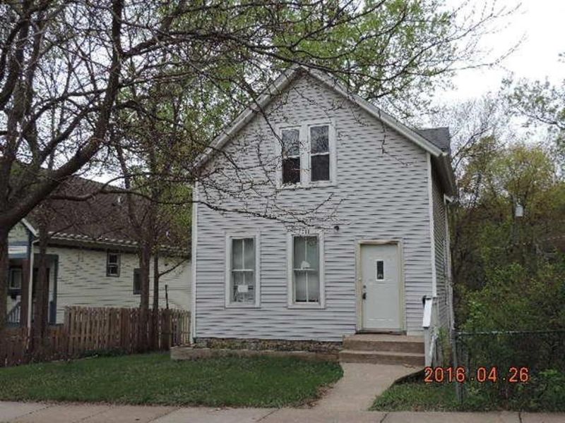 1011 Jessie St, Saint Paul, MN 55130