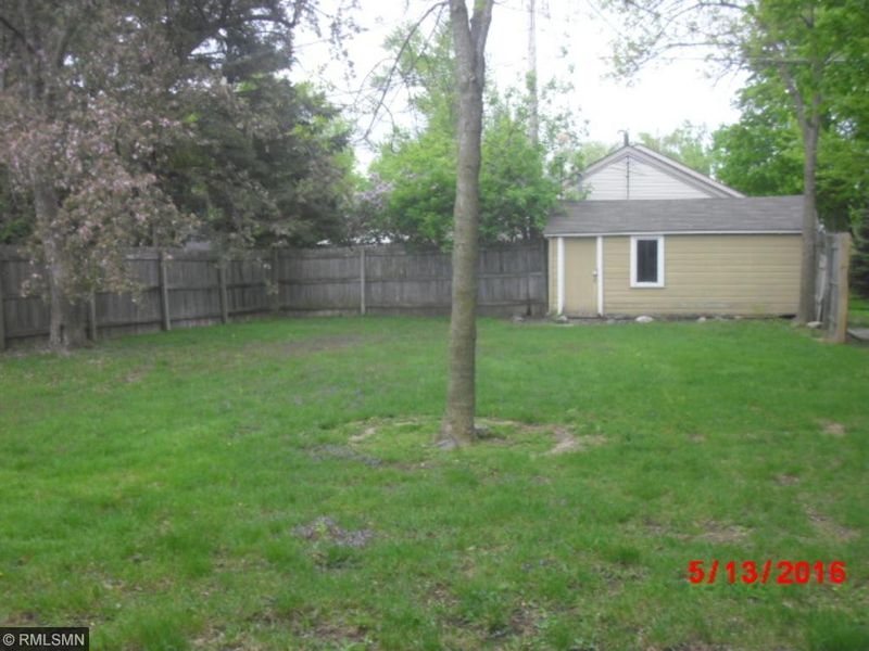 541 1st Ave W, Cambridge, MN 55008