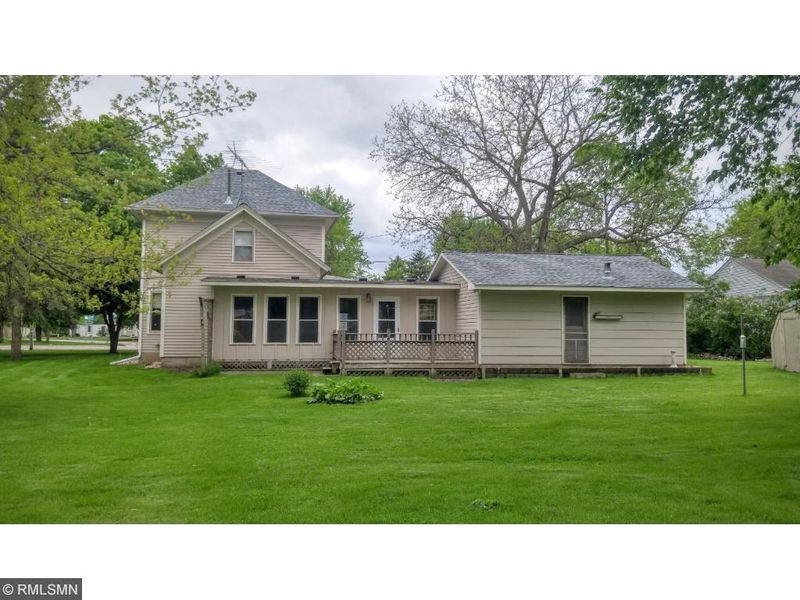 625 Ferry St, Le Sueur, MN 56058