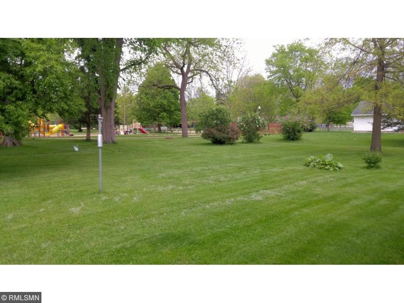 625 Ferry St, Le Sueur, MN 56058