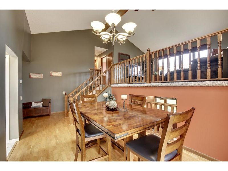 14376 Embry Ct, Apple Valley, MN 55124