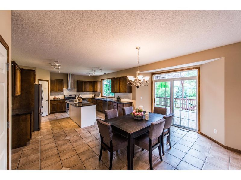9401 Cherrywood Ave N, Brooklyn Park, MN 55443