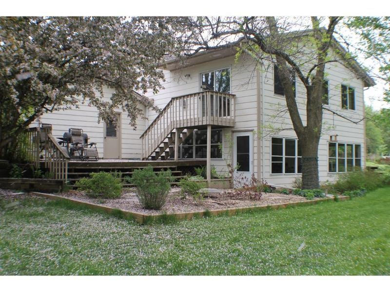 9829 Creekview Cir, Rogers, MN 55374