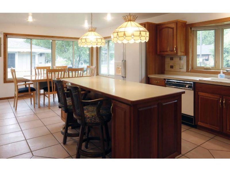 4623 N Xerxes Ave, Robbinsdale, MN 55422