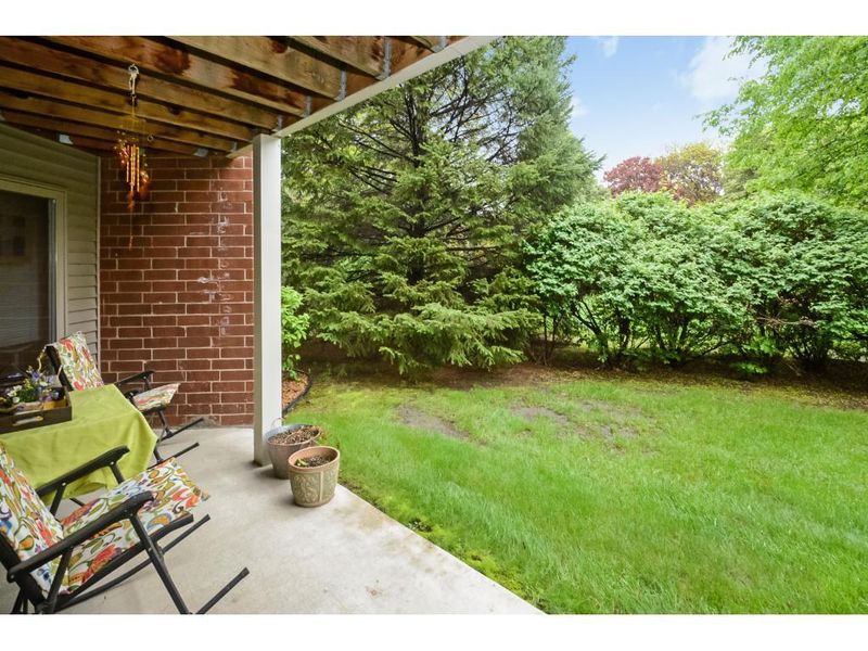 1700 Four Oaks Rd #130, Eagan, MN 55121