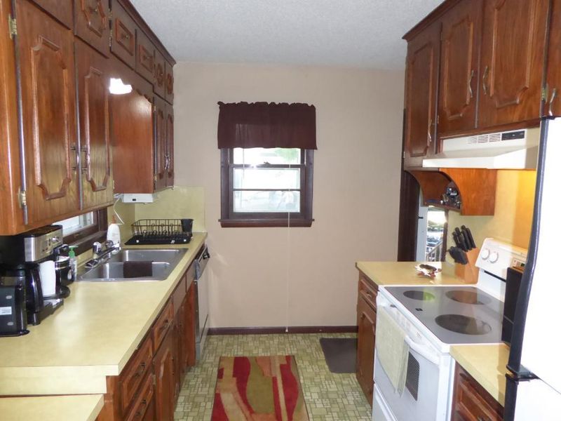 124 Crown Rd NE, Fridley, MN 55421