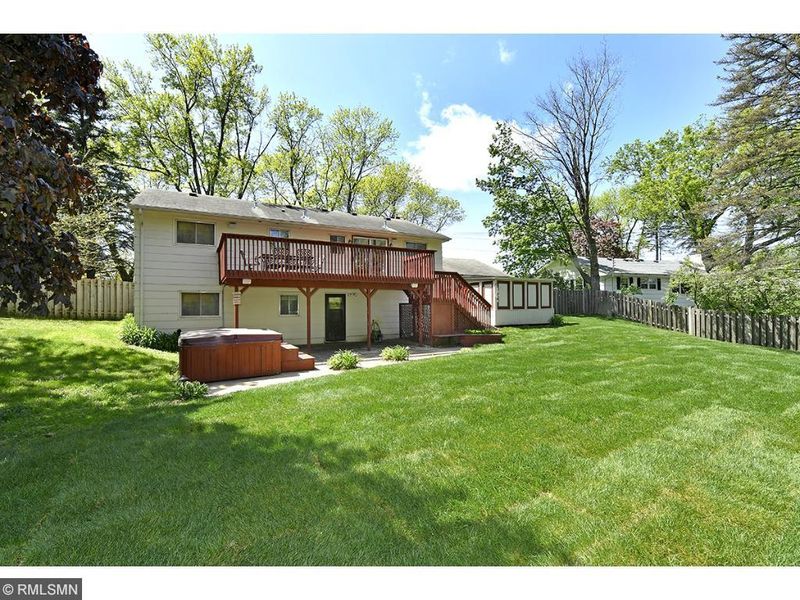 3903 Colgate Ave, Minnetonka, MN 55345