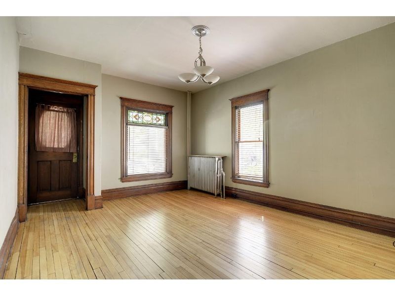 313 6th Ave NE, Minneapolis, MN 55413