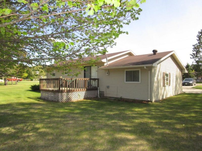 427 2nd St NW, Menahga, MN 56464