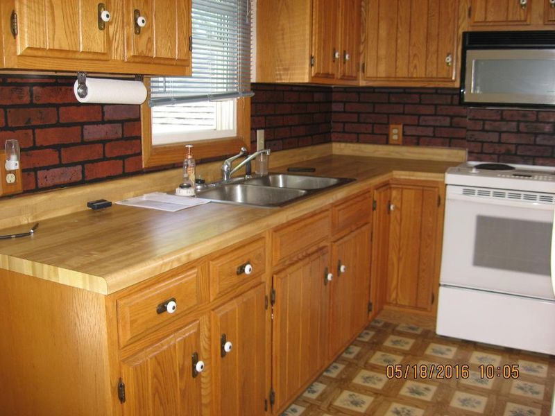 713 9th Ave NE, Waseca, MN 56093