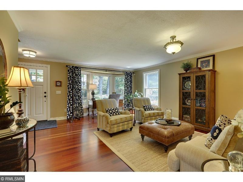 18475 Highland Ave, Wayzata, MN 55391