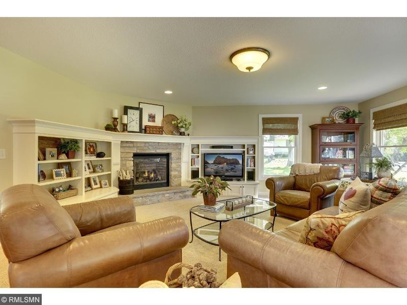 18475 Highland Ave, Wayzata, MN 55391