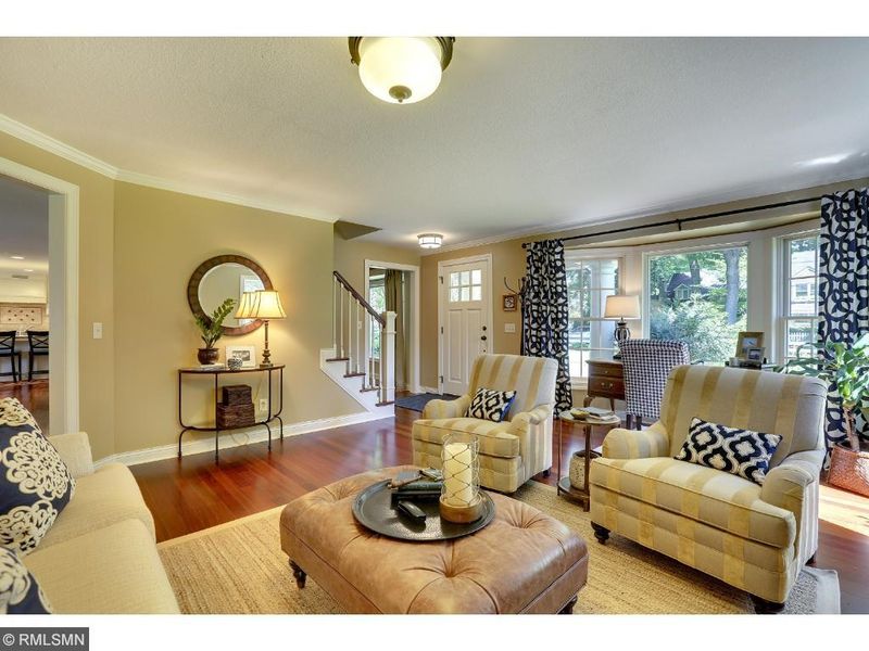 18475 Highland Ave, Wayzata, MN 55391