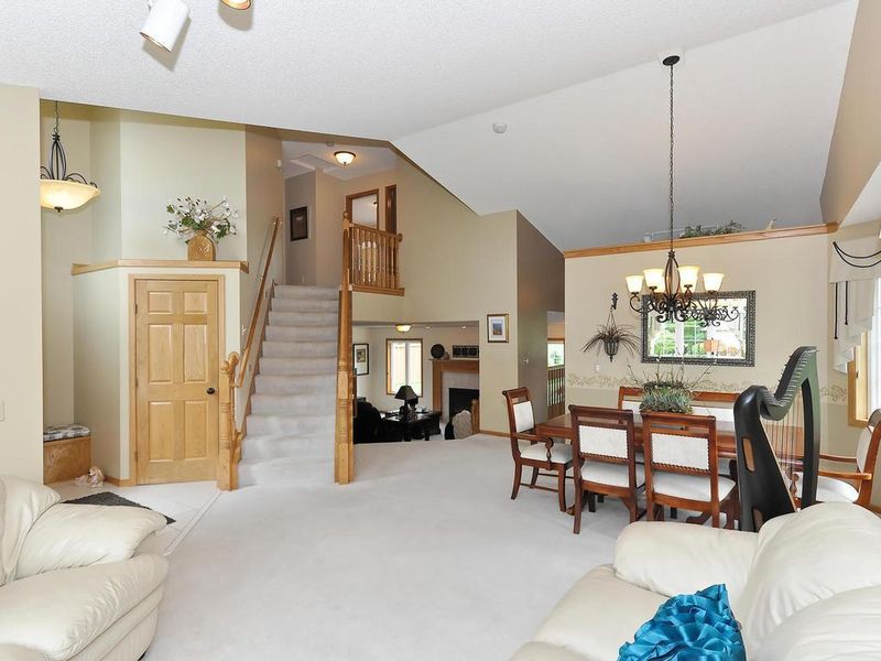 8158 Kimberly Ln N, Maple Grove, MN 55311
