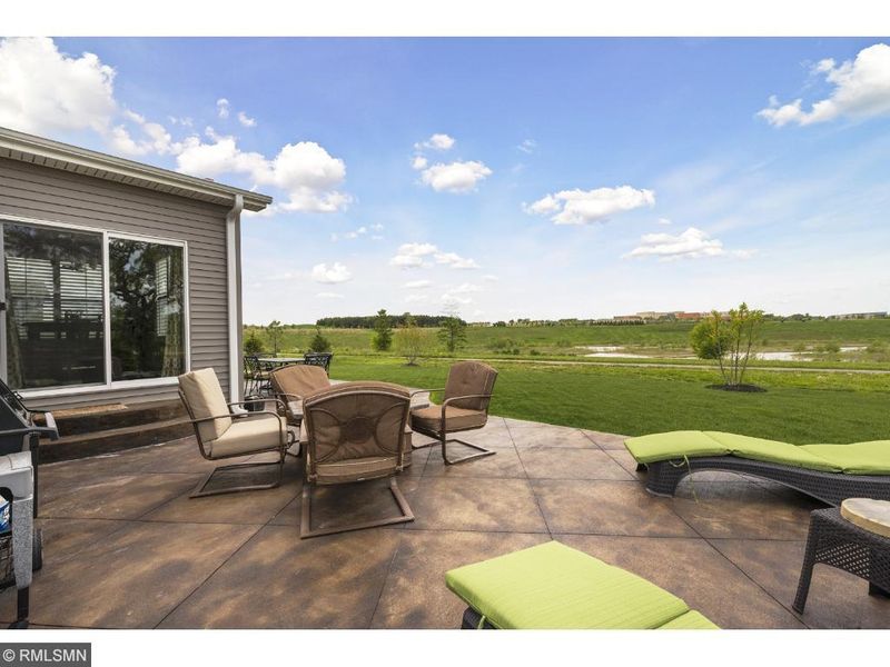 4294 Brockton Dr, Woodbury, MN 55129