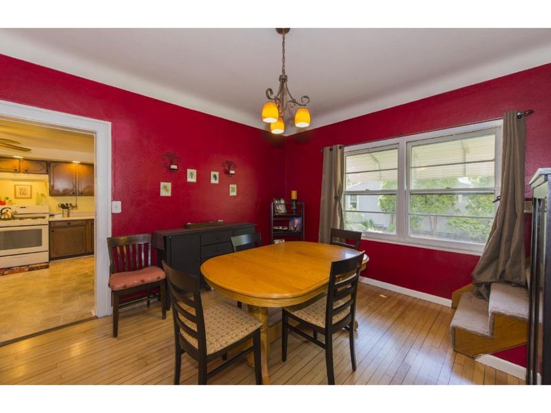 1530 Burns Ave, Saint Paul, MN 55106