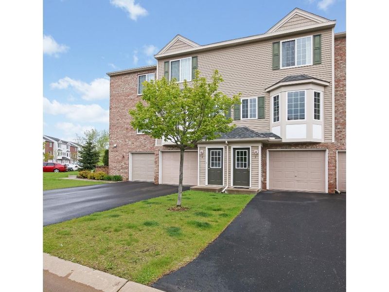 5034 Evergreen Dr N #3, Hugo, MN 55038