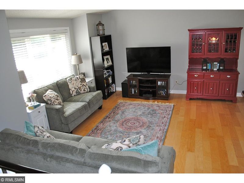 13804 Sunset Lake Dr, Burnsville, MN 55337