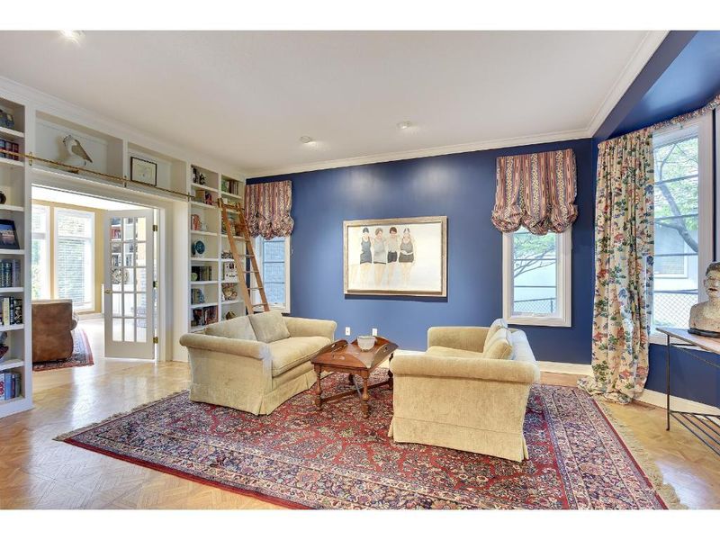 7012 Weston Cir, Edina, MN 55439