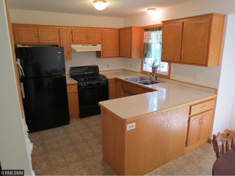 6219 Oak St, North Branch, MN 55056