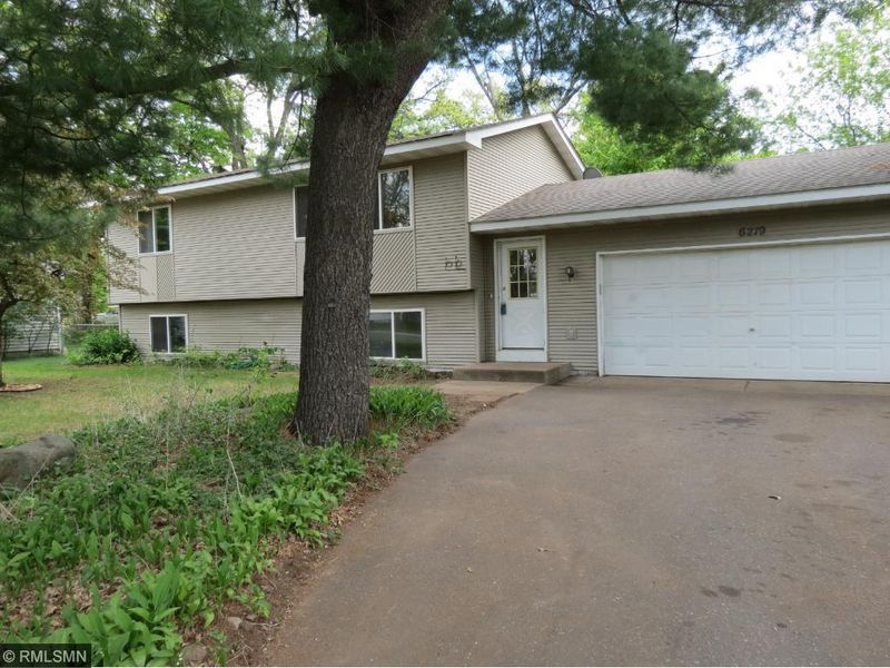 6219 Oak St, North Branch, MN 55056