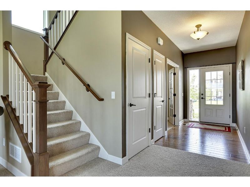2710 Fieldstone Dr, Victoria, MN 55386