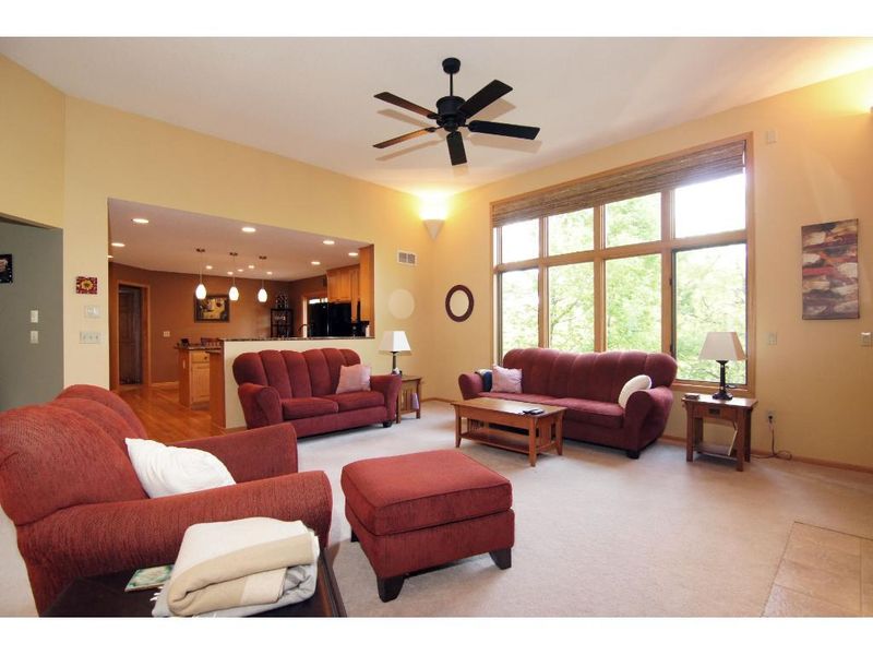 690 Brentwood Ln, Eagan, MN 55123
