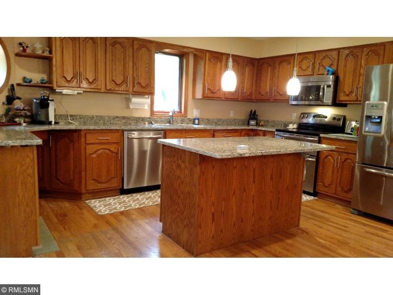 2909 Rankin Rd, Saint Anthony, MN 55418
