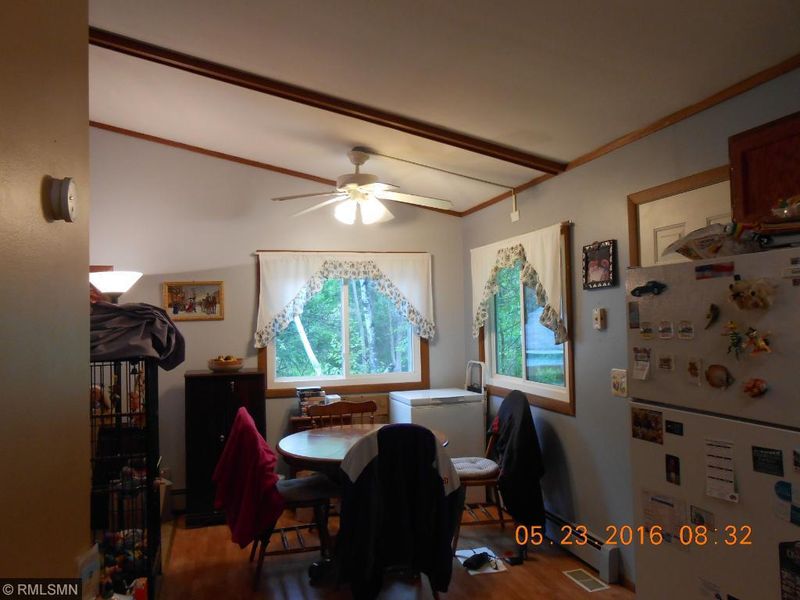 28139 Lakelawn Ct, Lindstrom, MN 55045