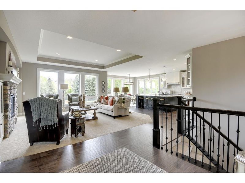 11001 Aquila Bluffs Cir, Bloomington, MN 55438