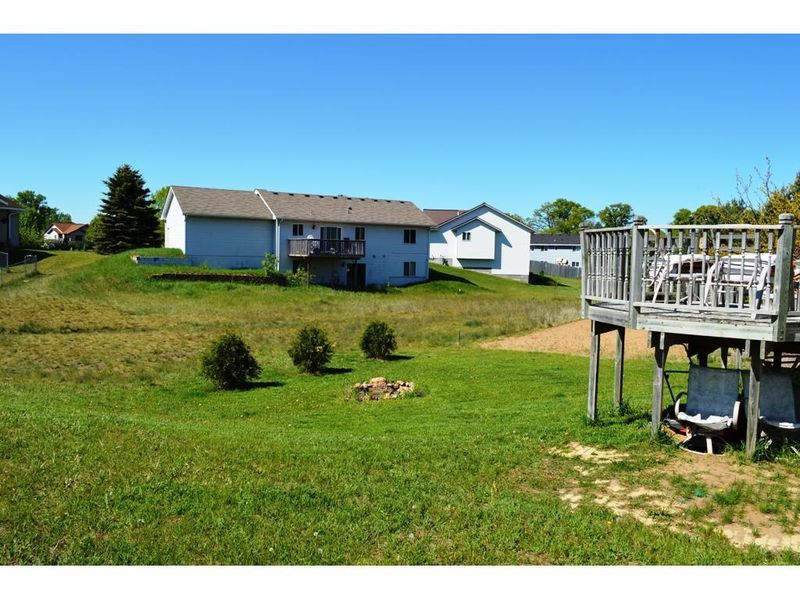6665 381st St, North Branch, MN 55056