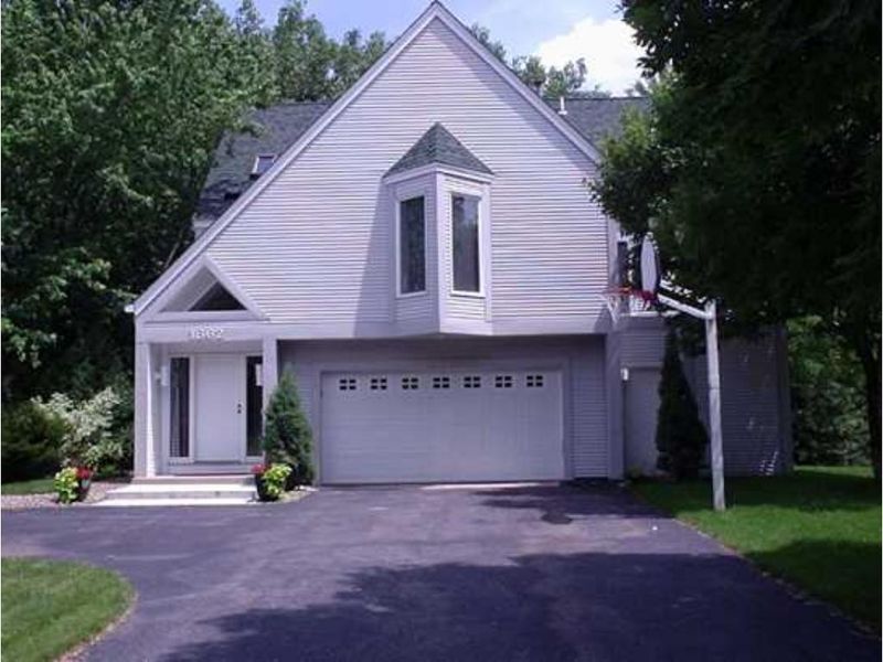 1862 Duck Pond Dr, West Saint Paul, MN 55118