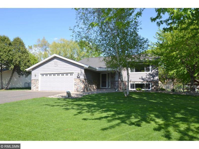 4460 Morningside Ave, Vadnais Heights, MN 55127