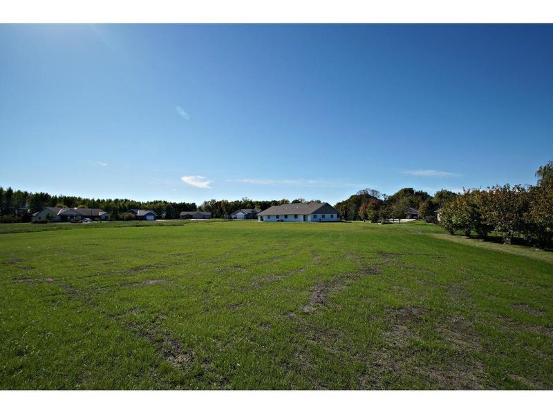 244 Maple Ridge Dr, Henderson, MN 56044