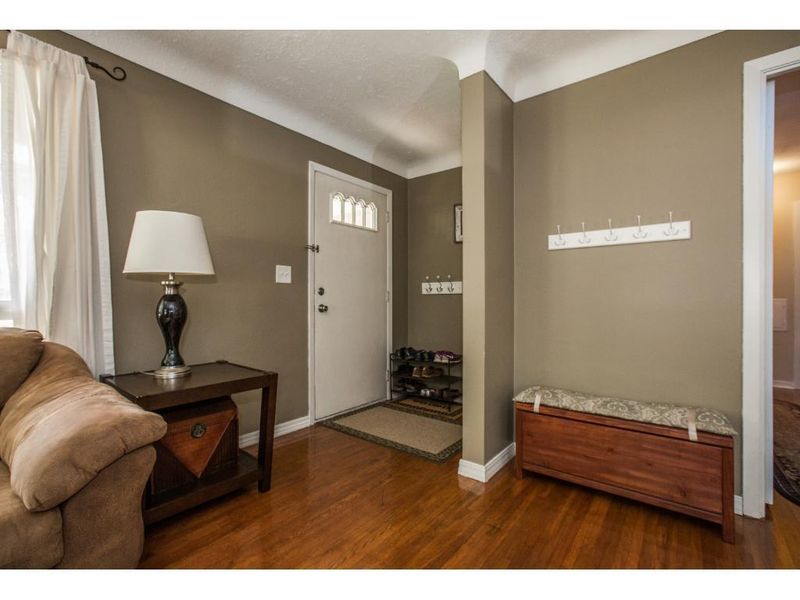 1689 Barclay St, Maplewood, MN 55109