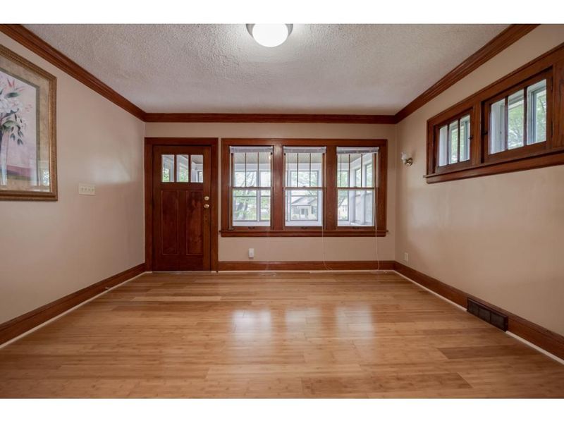 1227 Magnolia Ave E, Saint Paul, MN 55106