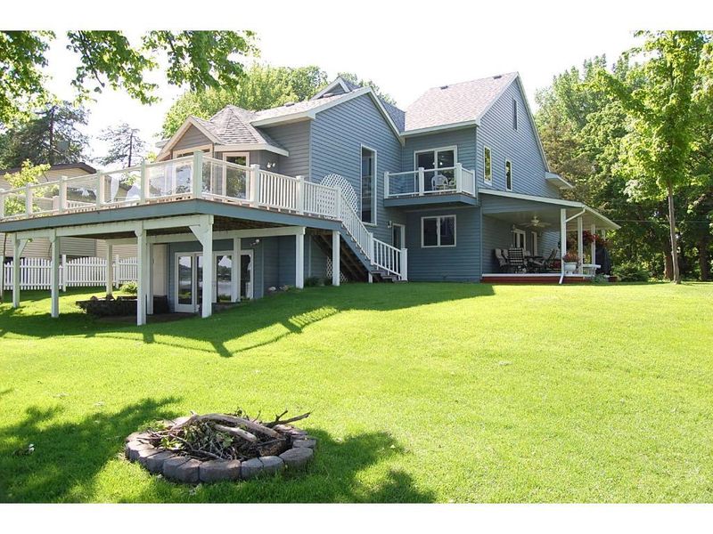 7465 N Shore Cir N, Forest Lake, MN 55025