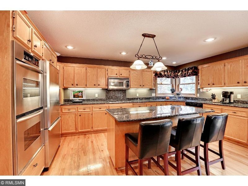 815 E Cove Ln, Minnetrista, MN 55364