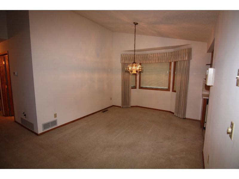 16 Oak Ridge Trl, Circle Pines, MN 55014