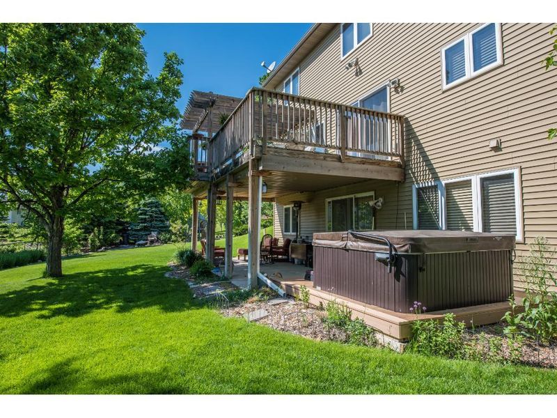 213 Bluestem Ct, Watertown, MN 55388
