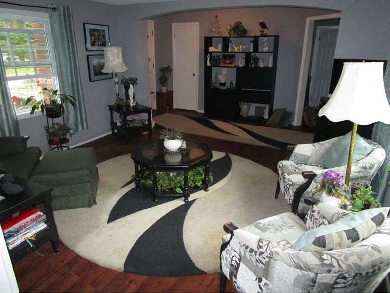 681 Goodwin Ave N, Oakdale, MN 55128